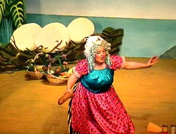 Lisa as Mrs Sinbad [Jan 2000]